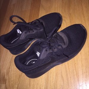 Woman’s Size 8 Nike Shoes